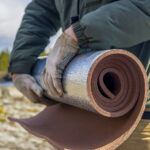 Uppblåsbart vs skumgummi: Vilket liggunderlag passar dig bäst?